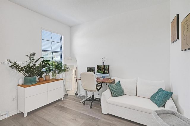 650 NE 193rd Ter 650, Miami, FL 33179