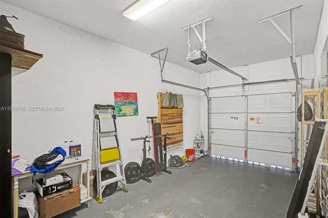 650 NE 193rd Ter 650, Miami, FL 33179