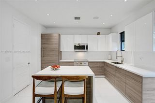 650 NE 193rd Ter 650, Miami, FL 33179