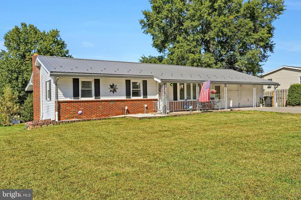 145 E VICKIE LN, Elizabethville, PA 17023