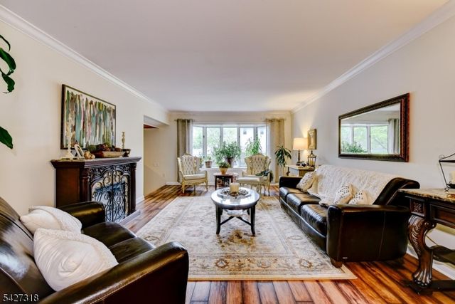 52 Ashburn Rd, Wayne Twp., NJ 07470