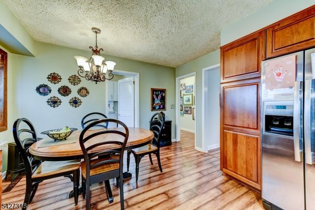 52 Ashburn Rd, Wayne Twp., NJ 07470