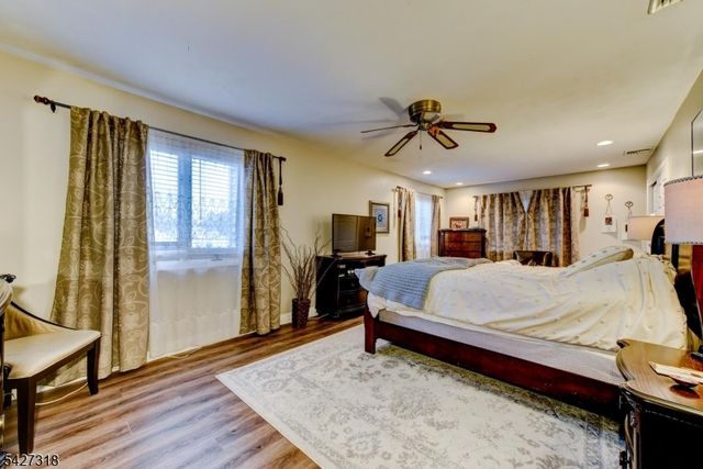 52 Ashburn Rd, Wayne Twp., NJ 07470
