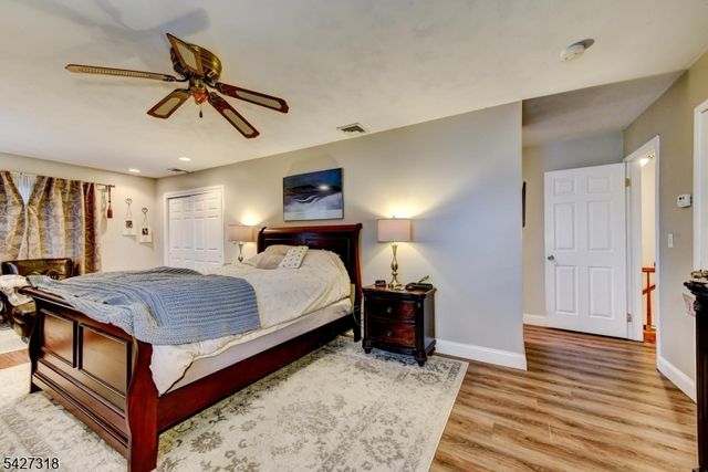52 Ashburn Rd, Wayne Twp., NJ 07470