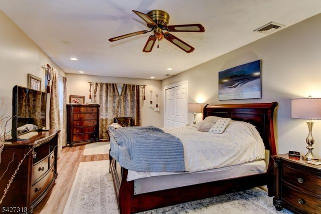 52 Ashburn Rd, Wayne Twp., NJ 07470