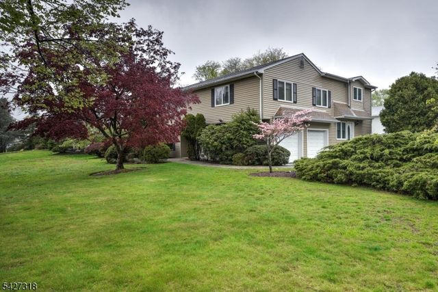 52 Ashburn Rd, Wayne Twp., NJ 07470