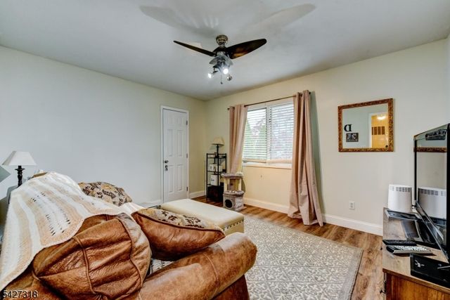 52 Ashburn Rd, Wayne Twp., NJ 07470