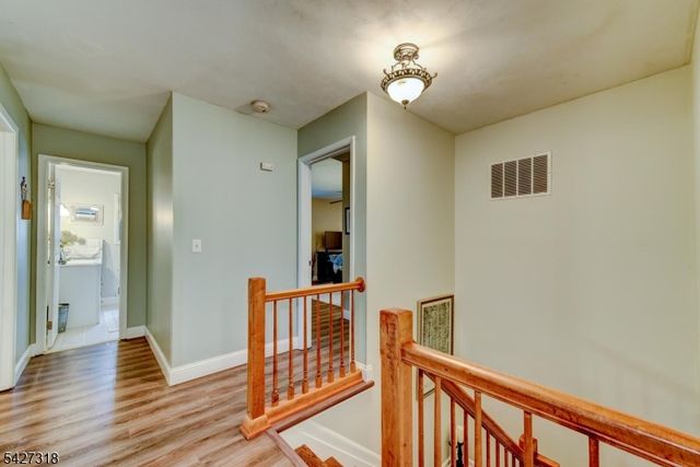 52 Ashburn Rd, Wayne Twp., NJ 07470