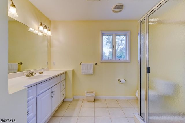 52 Ashburn Rd, Wayne Twp., NJ 07470