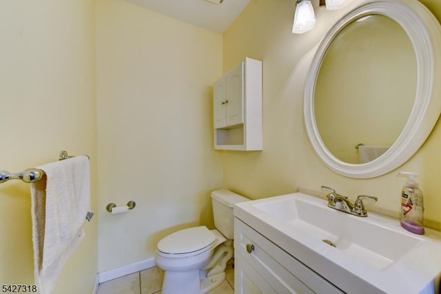 52 Ashburn Rd, Wayne Twp., NJ 07470