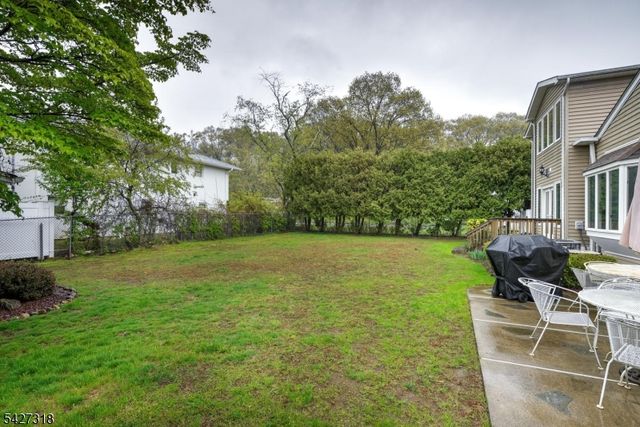 52 Ashburn Rd, Wayne Twp., NJ 07470