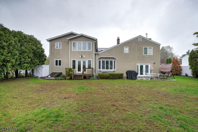 52 Ashburn Rd, Wayne Twp., NJ 07470