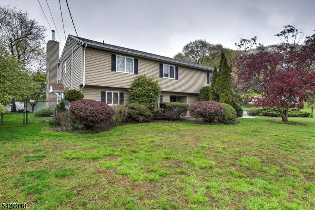 52 Ashburn Rd, Wayne Twp., NJ 07470 — photo 3