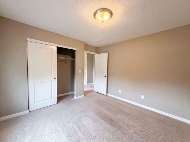 3212 Yellow Finch Way, Columbus, OH 43231