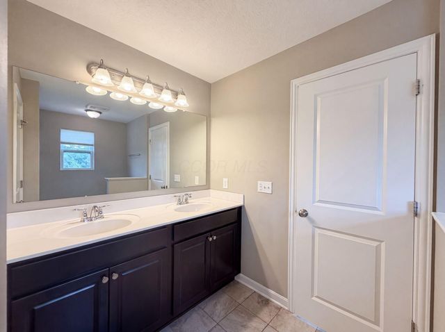 3212 Yellow Finch Way, Columbus, OH 43231