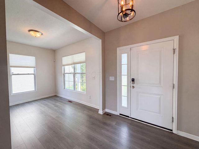 3212 Yellow Finch Way, Columbus, OH 43231