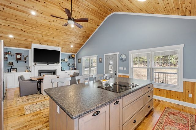 1122 Midway Road, Pickens, SC 29671