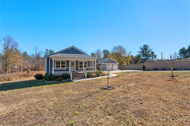 1122 Midway Road, Pickens, SC 29671