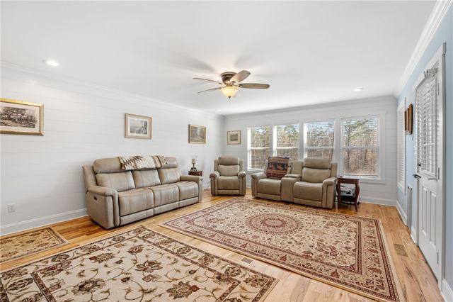1122 Midway Road, Pickens, SC 29671