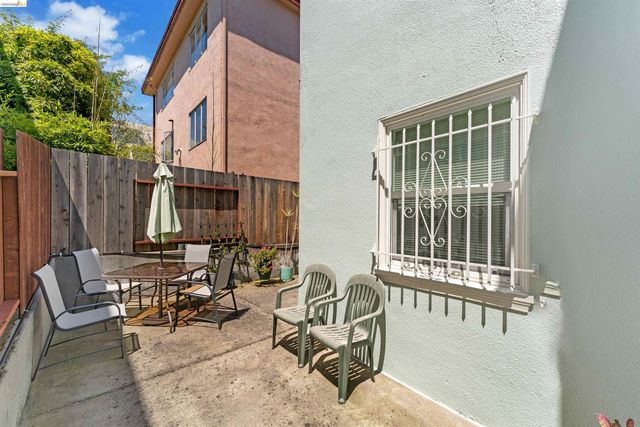 881 Erie St, Oakland, CA 94610