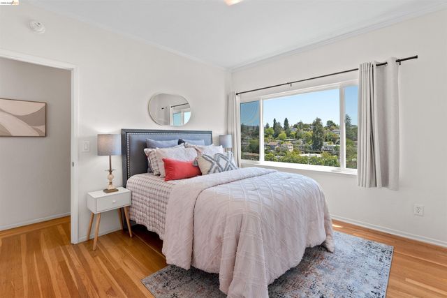 881 Erie St, Oakland, CA 94610