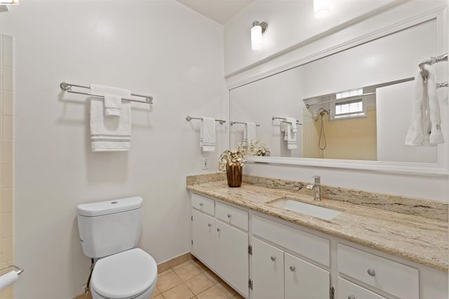 881 Erie St, Oakland, CA 94610