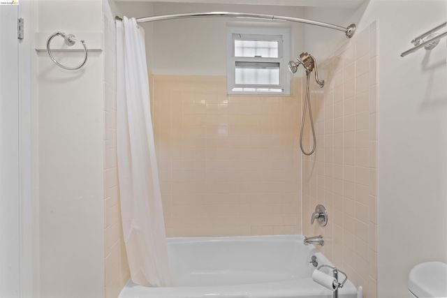 881 Erie St, Oakland, CA 94610