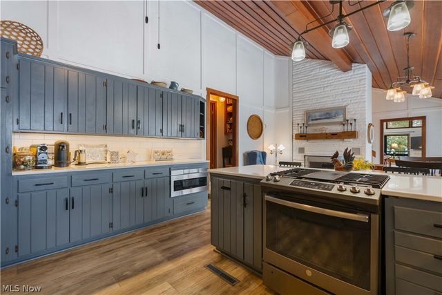 9707 Lakewood Drive NE, Mineral City, OH 44656