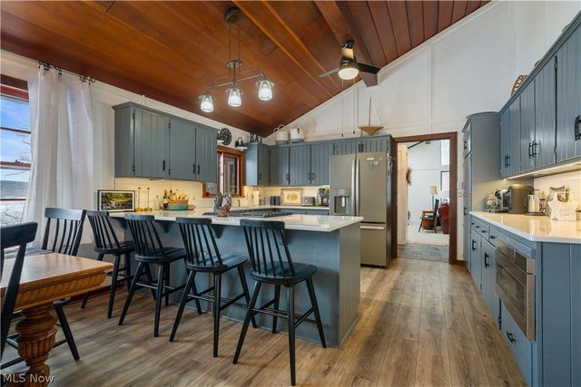 9707 Lakewood Drive NE, Mineral City, OH 44656