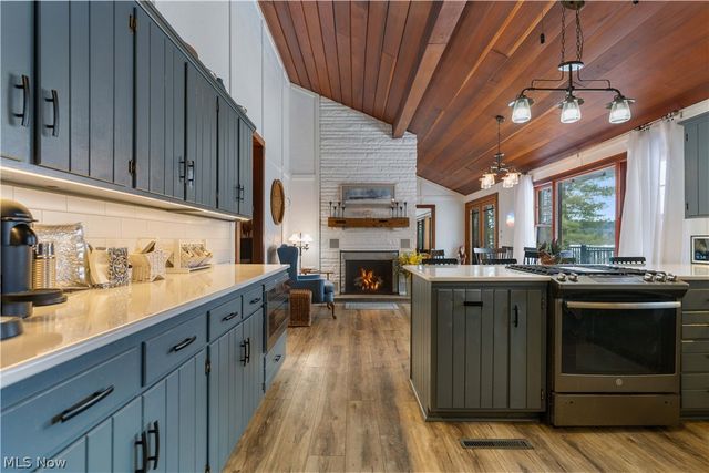 9707 Lakewood Drive NE, Mineral City, OH 44656