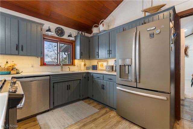 9707 Lakewood Drive NE, Mineral City, OH 44656