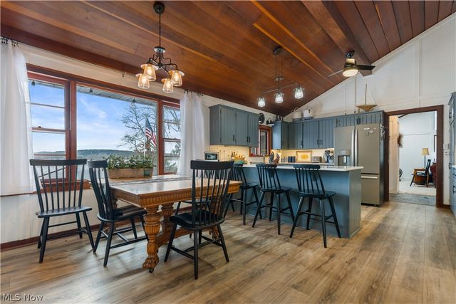 9707 Lakewood Drive NE, Mineral City, OH 44656