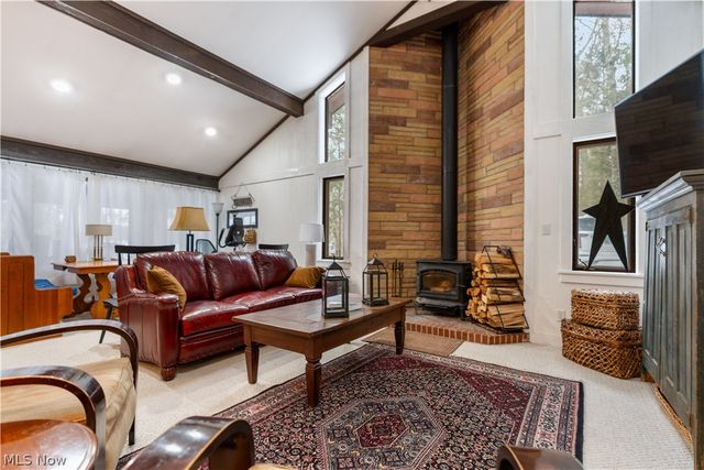 9707 Lakewood Drive NE, Mineral City, OH 44656