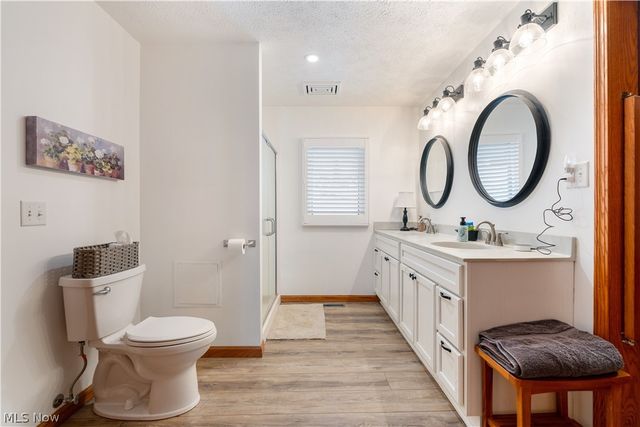 9707 Lakewood Drive NE, Mineral City, OH 44656