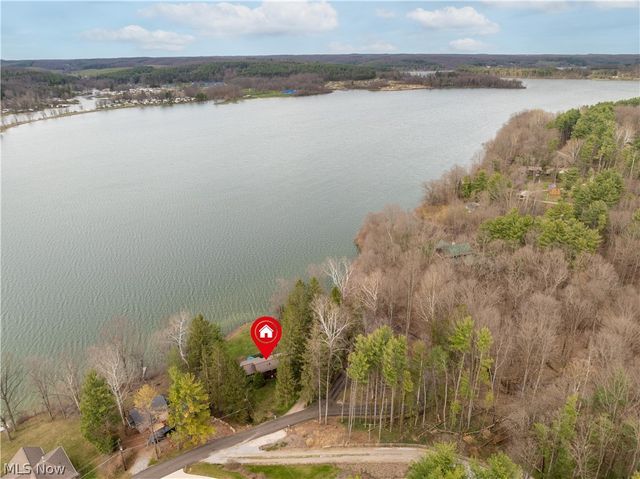 9707 Lakewood Drive NE, Mineral City, OH 44656