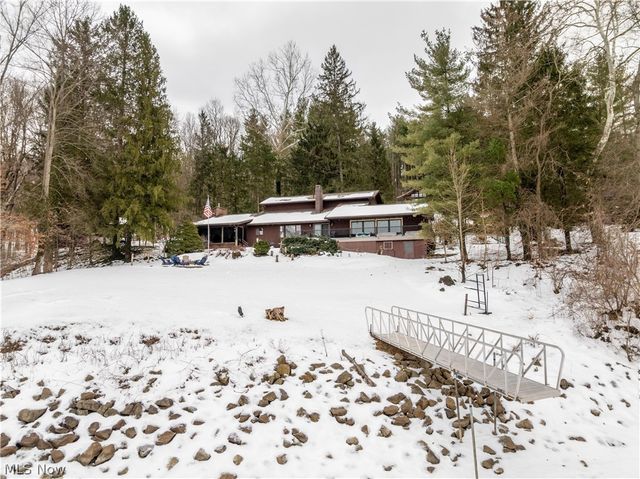 9707 Lakewood Drive NE, Mineral City, OH 44656