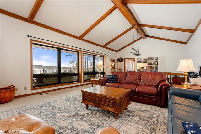 9707 Lakewood Drive NE, Mineral City, OH 44656