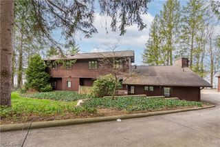 9707 Lakewood Drive NE, Mineral City, OH 44656