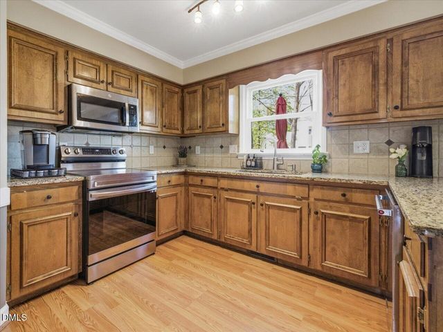 1006 Lantern Light Court, Apex, NC 27502