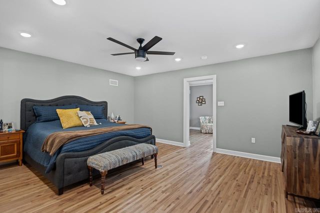 406 W Narroway, Benton, AR 72015