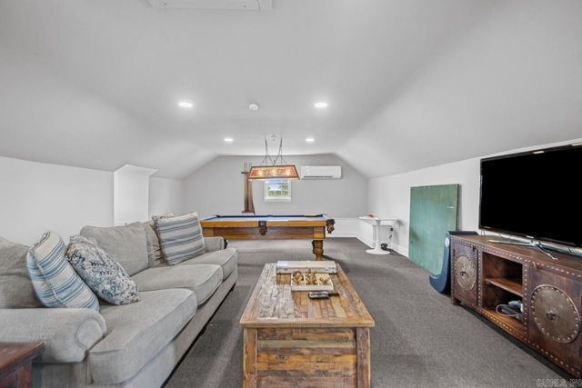 406 W Narroway, Benton, AR 72015