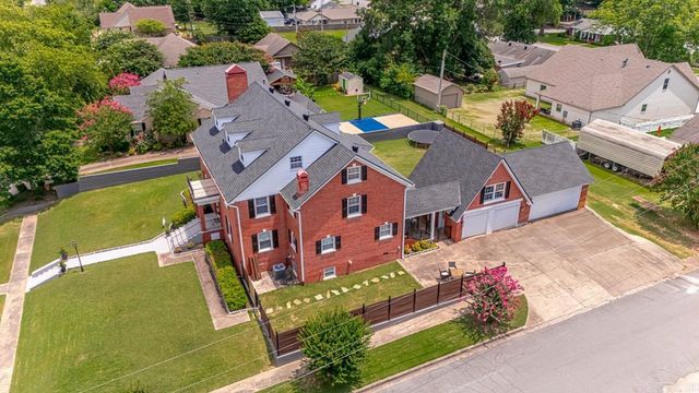 406 W Narroway, Benton, AR 72015