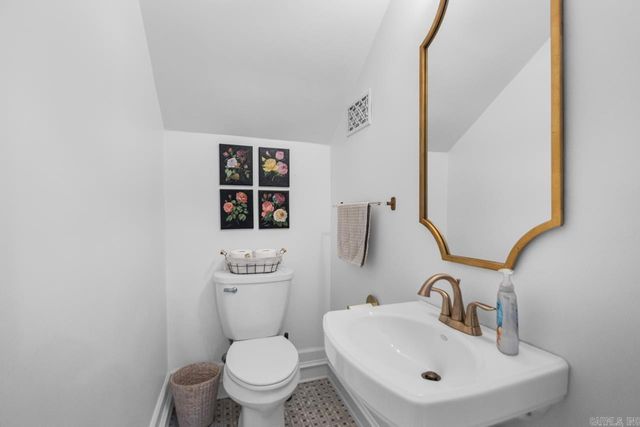 406 W Narroway, Benton, AR 72015