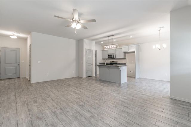4616 Lincoln Landing, Harrah, OK 73045