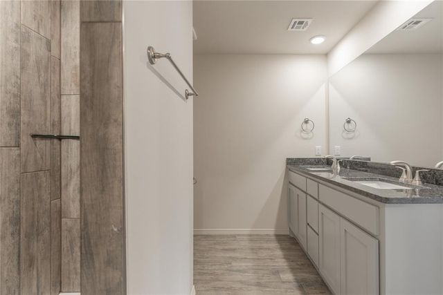 4616 Lincoln Landing, Harrah, OK 73045