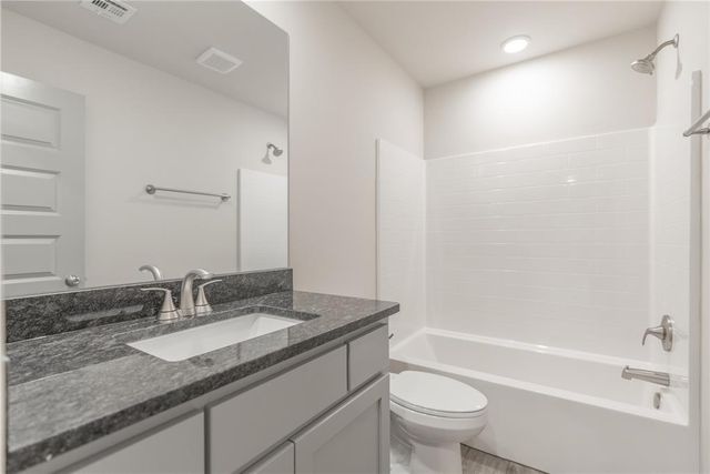 4616 Lincoln Landing, Harrah, OK 73045