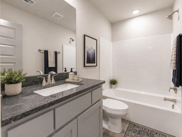 4616 Lincoln Landing, Harrah, OK 73045