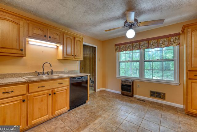 727 Bell Creek Road, Hiawassee, GA 30546