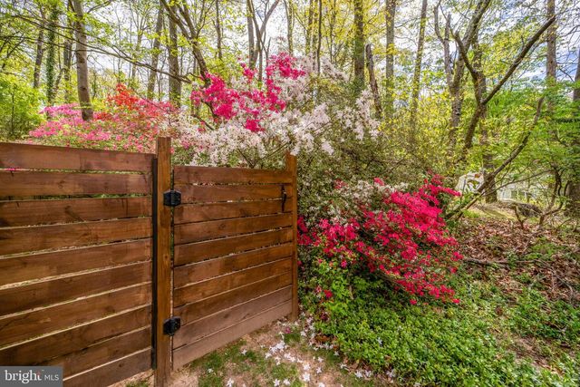 2235 ABBOTSFORD DR, Vienna, VA 22181