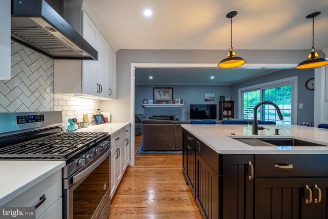 2235 ABBOTSFORD DR, Vienna, VA 22181